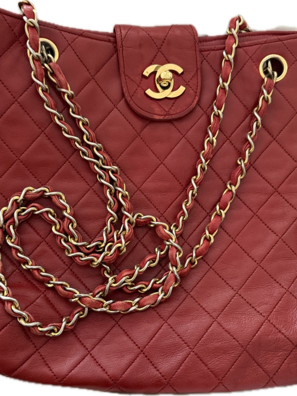 CHANEL Red Quilted Leather Chain Shoulder Bag with Gold Hardware vintage COA